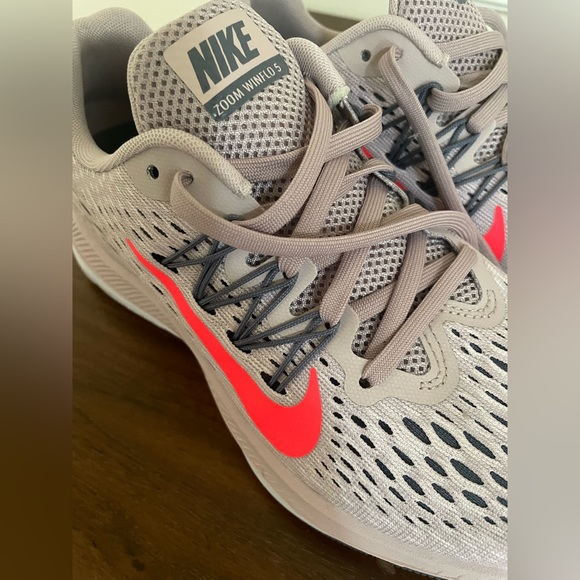 Nike Zoom Winflo 5 Women Size 6 - Picture 4 of 5